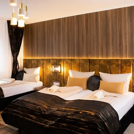 Grand Hotel *