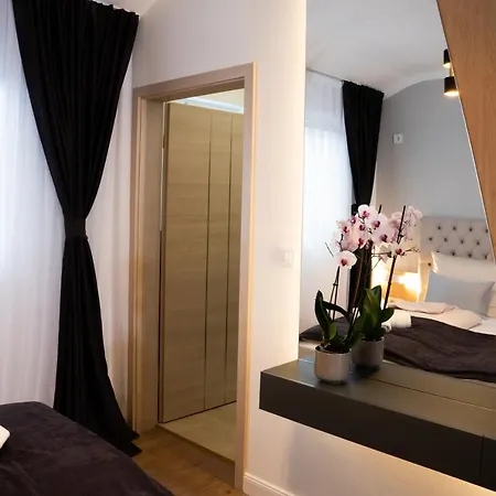 Grand Hotel *